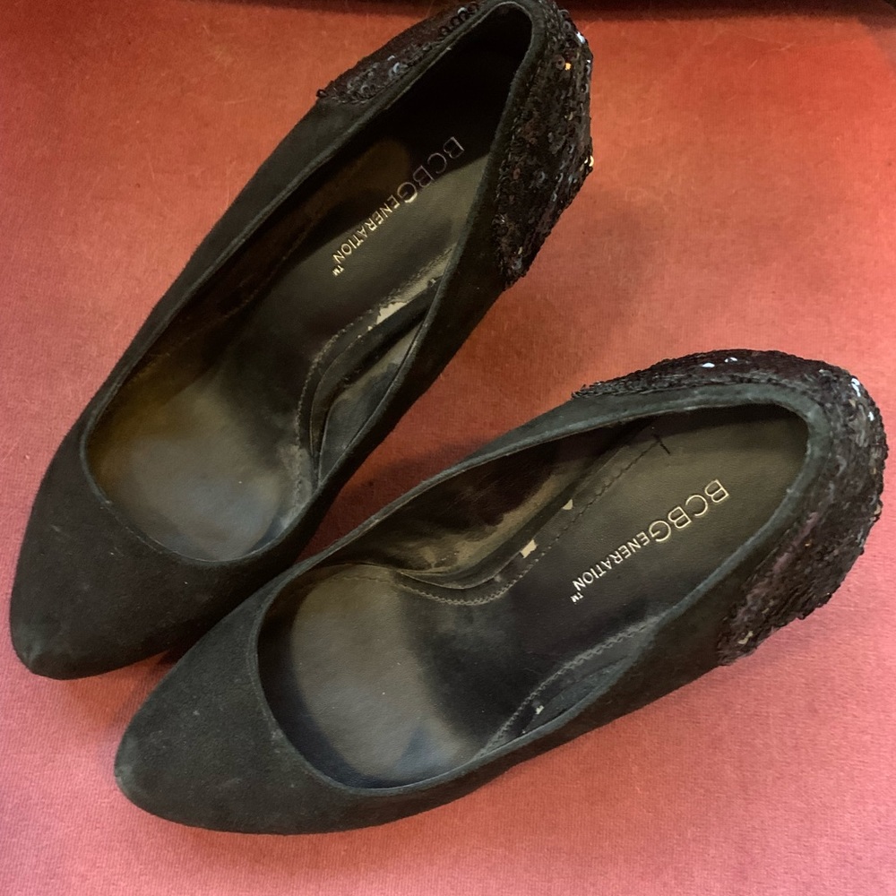 Bcbg sequence black pumps size 9.